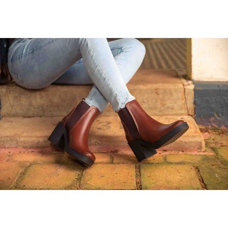 Bota Chelsea Bico Quadrado em Couro Salt... - Maria Paula Store