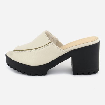 Tamanco Feminino Tratorada Couro Calce F... - Maria Paula Store