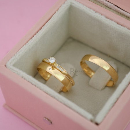 Alianças Ouro 18k 4mm Modelo Classic e Solitário Saron - Rosê Jewelry