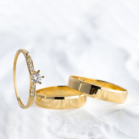 Aliança de Casamento em Ouro 18k 4mm Lucy e Anel Solitário Saron - Rosê Jewelry
