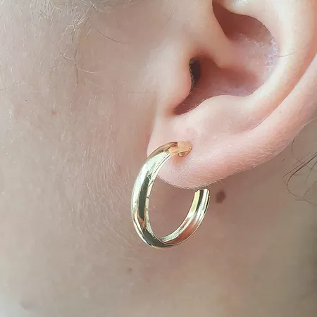 Mini Argola Folheada a Ouro 18K Lisa - Chérie Bijoux