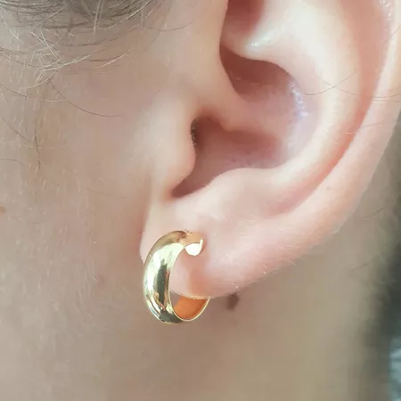 Mini Argola Folheada a Ouro 18K Lisa - Chérie Bijoux