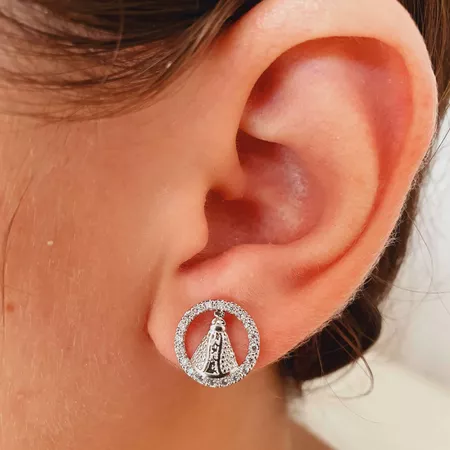 Brinco Com Zircônia Nossa Senhora Aparecida Prata - Chérie Bijoux