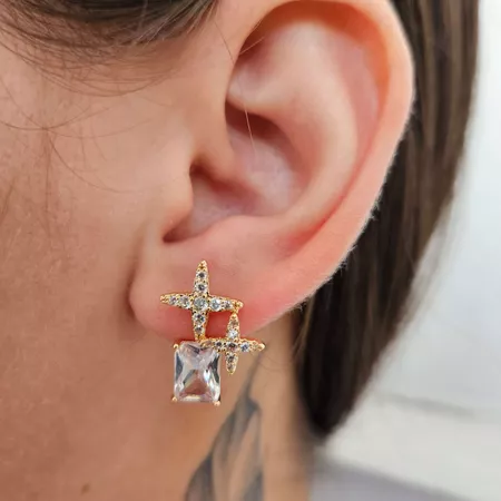 Brinco Com Zircônia Detalhado Dourado - Chérie Bijoux