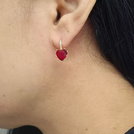 Brinco Com Zircônia Coração Dourado Vermelho - Chérie Bijoux