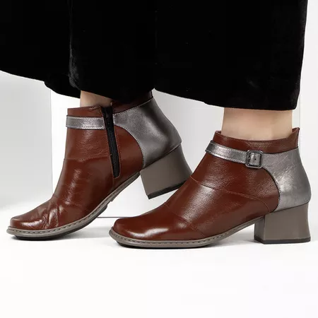 Bota Feminina New Kelly Salto Médio Em Couro Mahog... - J.Gean