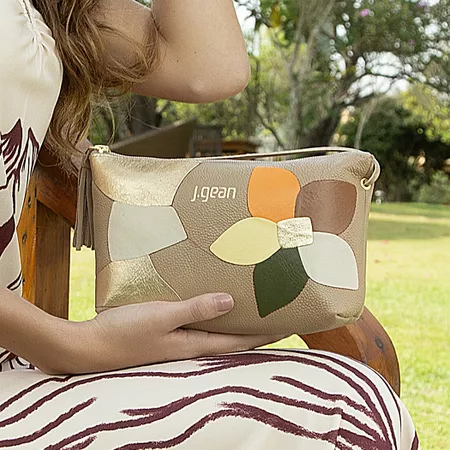 Bolsa de Mão Em Couro Bege J.Gean - NC0086/02 - J.Gean