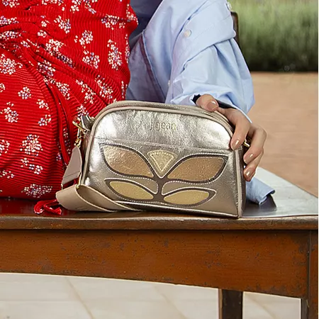 Bolsa Retangular Feminina Em Couro Prata J.Gean -... - J.Gean
