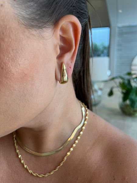BRINCO EAR HOOK GOTA BANHADO A OURO - Dri Ferreira Semi Joias