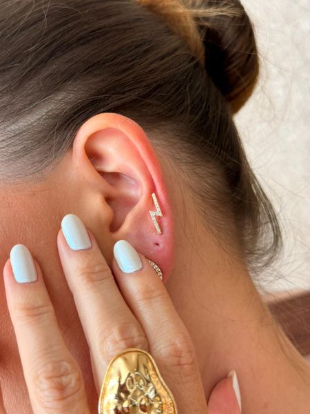 BRINCO RAIO CRAVEJADO BANHADO A OURO