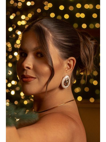 BRINCO ORGANIC RESINADO PEROLADO BANHADO A OURO - Dri Ferreira Semi Joias