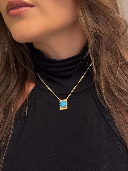 COLAR BOHO PINGENTE CHAPA TURQUESA BANHADO A OURO - Dri Ferreira Semi Joias