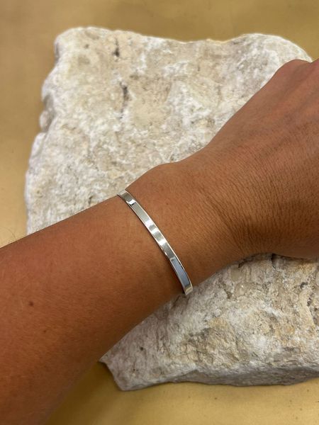 BRACELETE LISO FINO BANHADO A RODIO BRANCO - Dri Ferreira Semi Joias