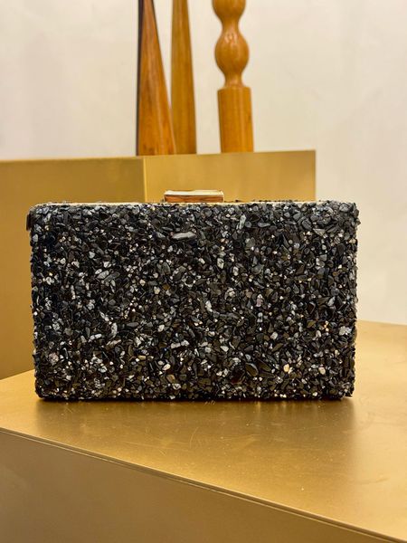 CLUTCH PEDRARIA NATURAL PRETA - Dri Ferreira Semi Joias