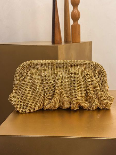 CLUTCH MALHA CRAVEJADA DOURADA - Dri Ferreira Semi Joias