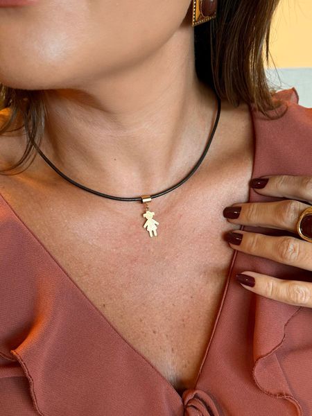 COLAR COURO MARROM E PINGENTE FILHOS BANHADO A OURO - Dri Ferreira Semi Joias