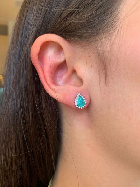 BRINCO GOTINHA TURMALINA CRAVEJADA BANHADA A RÓDIO BRANCO