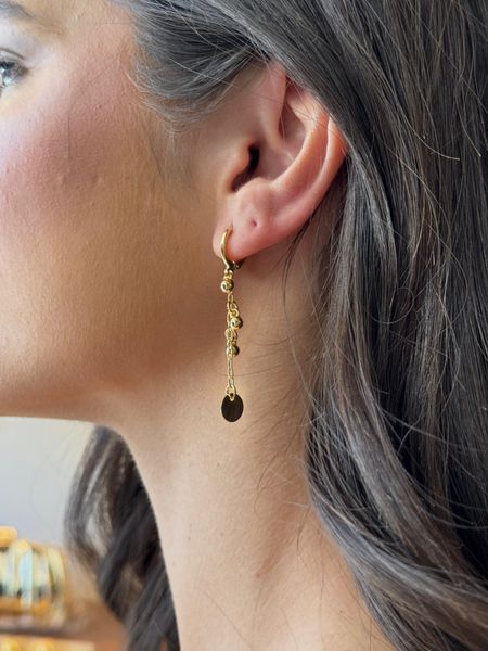 BRINCO ARGOLA PINGENTE CHAPINHAS BANHADO A OURO - Dri Ferreira Semi Joias