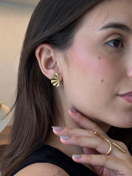 BRINCO LEQUE P BANHADO A OURO - Dri Ferreira Semi Joias