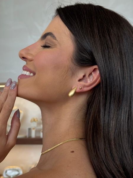 BRINCO GOTA ACETINADO BANHADO A OURO - Dri Ferreira Semi Joias