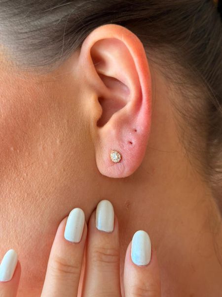 BRINCO MINI GOTINHA CRISTAL CRAVEJADA BANHADA A OURO - Dri Ferreira Semi Joias