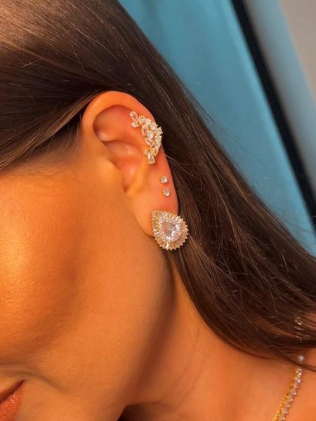 BRINCO GOTA CRAVEJADA BANHADO A OURO 