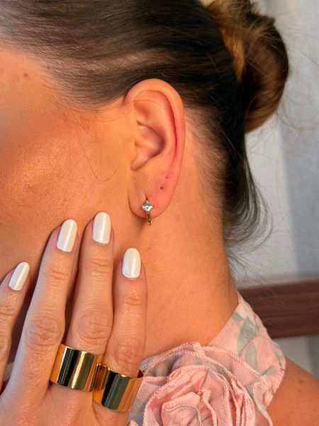 BRINCO ARGOLA PINGENTE PONTO DE LUZ PP BANHADO A OURO - Dri Ferreira Semi Joias