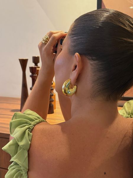BRINCO ARGOLA GOTA ABAULADA BANHADO A OURO - Dri Ferreira Semi Joias