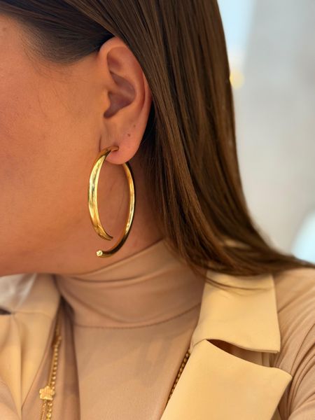 BRINCO MEIA ARGOLA TUBO G BANHADO A OURO 