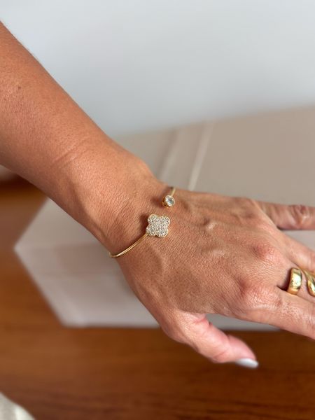 BRACELETE TREVO CRAVEJADO E PONTO DE LUZ BANHADO A OURO - Dri Ferreira Semi Joias