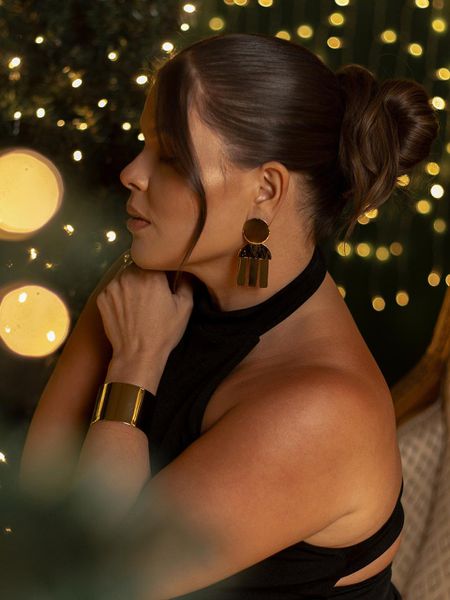 BRINCO CHAPAS PENDENTES DF BANHADO A OURO - Dri Ferreira Semi Joias