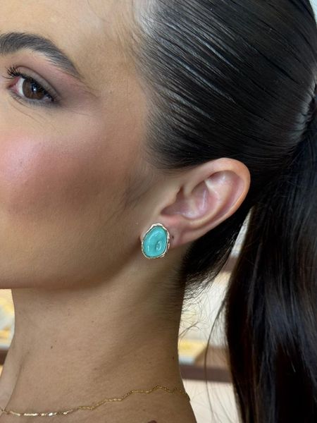 BRINCO CHAPA ORGANIC RESINADA VERDE ÁGUA P BANHADO A OURO - Dri Ferreira Semi Joias