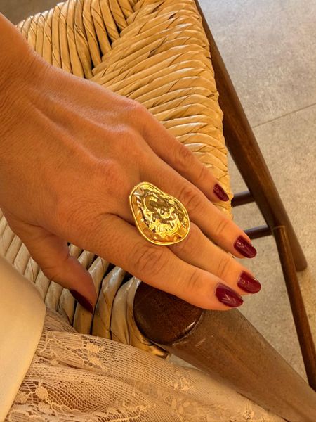 ANEL REGULÁVEL CHAPA MARTELADA BANHADO A OURO - Dri Ferreira Semi Joias