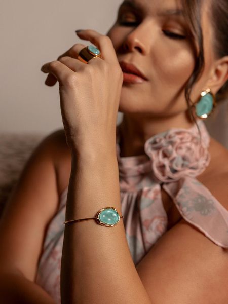 BRACELETE RESINADO VERDE ÁGUA BANHADO A OURO - Dri Ferreira Semi Joias