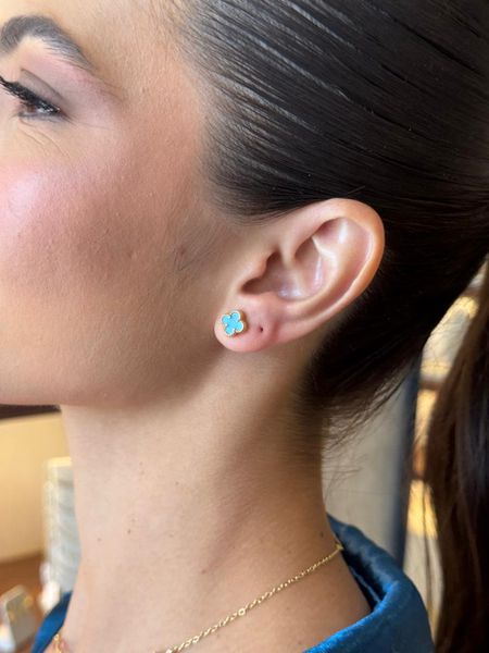 BRINCO TREVINHO RESINADO AZUL BANHADO A OURO - Dri Ferreira Semi Joias