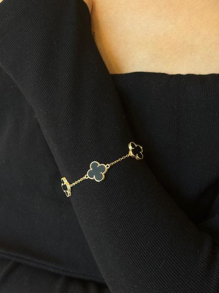 PULSEIRA TREVOS RESINADOS PRETO BANHADO A OURO - Dri Ferreira Semi Joias