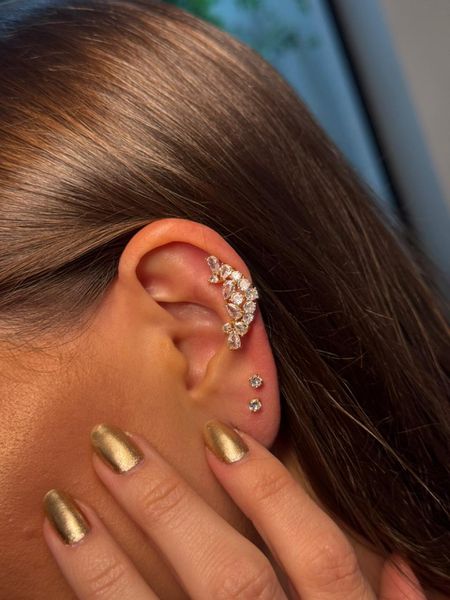 PIERCING FAKE CRAVEJADO BANHADO A RÓDIO BRANCO