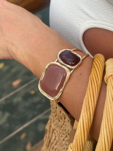 BRACELETE CHAPAS RESINADO MARROM BANHADO A OURO - Dri Ferreira Semi Joias