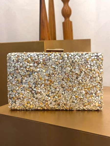 CLUTCH PEDRARIA NATURAL - Dri Ferreira Semi Joias