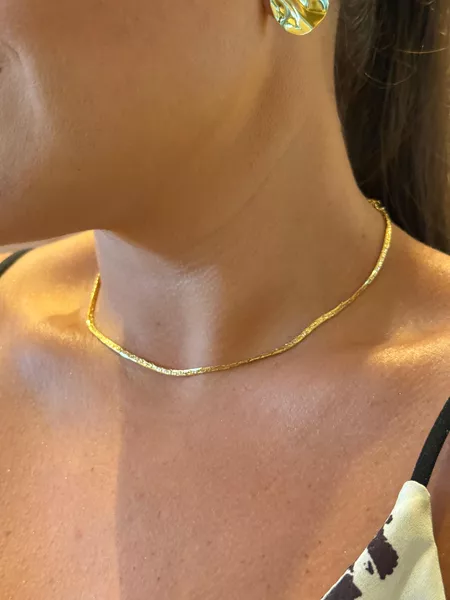 CHOKER FITA FINA DETALHADA BANHADO A OURO - Dri Ferreira Semi Joias