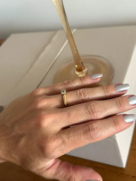 ANEL REGULAVEL PONTO DE LUZ FINO BANHADO A OURO