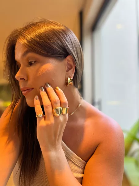 BRINCO ELETRO DF P BANHADO A OURO - Dri Ferreira Semi Joias