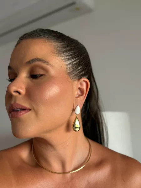 BRINCO GOTA DUPLA RESINADA BANHADO A OURO - Dri Ferreira Semi Joias