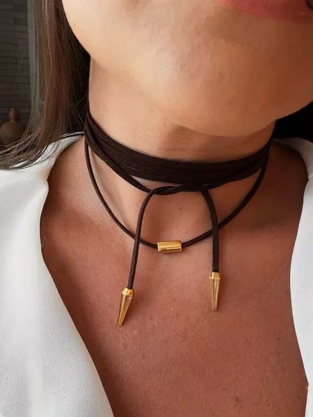 CORDÃO COURO BOHO CAFÉ CANUTILHO BANHADO A OURO - Dri Ferreira Semi Joias