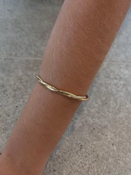 BRACELETE TORCIDO FINO BANHADO A OURO