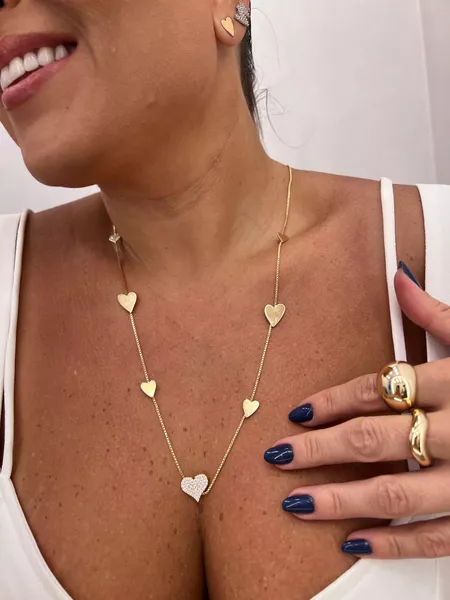 COLAR LONGO CORAÇÕES BANHADO A OURO