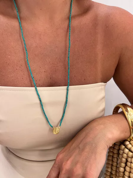 ESCAPULÁRIO SÃO BENTO CRISTAIS AZUIS BANHADO A OURO - Dri Ferreira Semi Joias