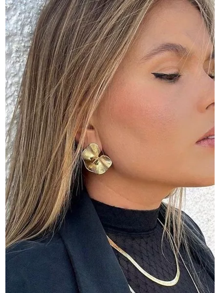 BRINCO CHAPA P BANHADO A OURO - Dri Ferreira Semi Joias