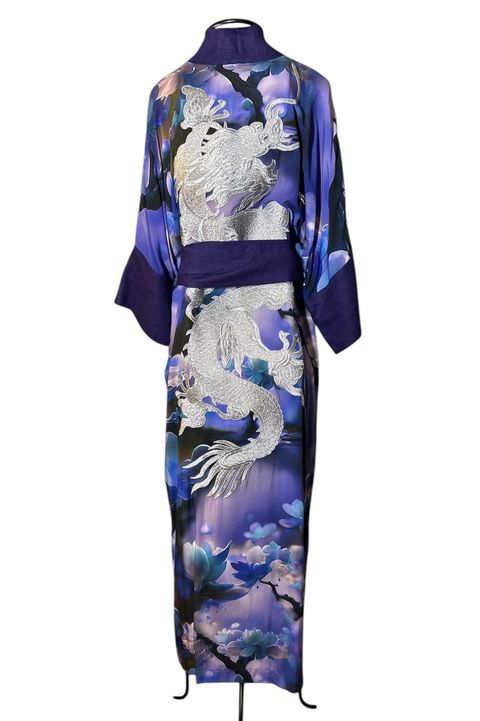Kimono Tsuki Viscose O Dragão nos Jardins Suspenso... - Bo Eugenia Bologna