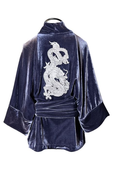 Kimono Jin Veludo Cinza-frio Dragão Ancestral - 10... - Bo Eugenia Bologna